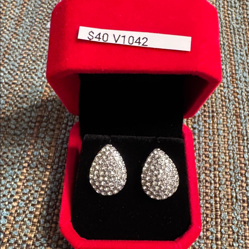 3052 Swarovski Crystal Elements Post Earrings - image 3